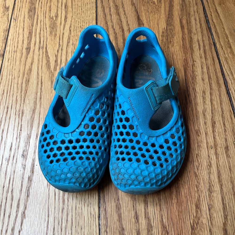 Vivobarefoot Ultra Bloom water shoes / sandals